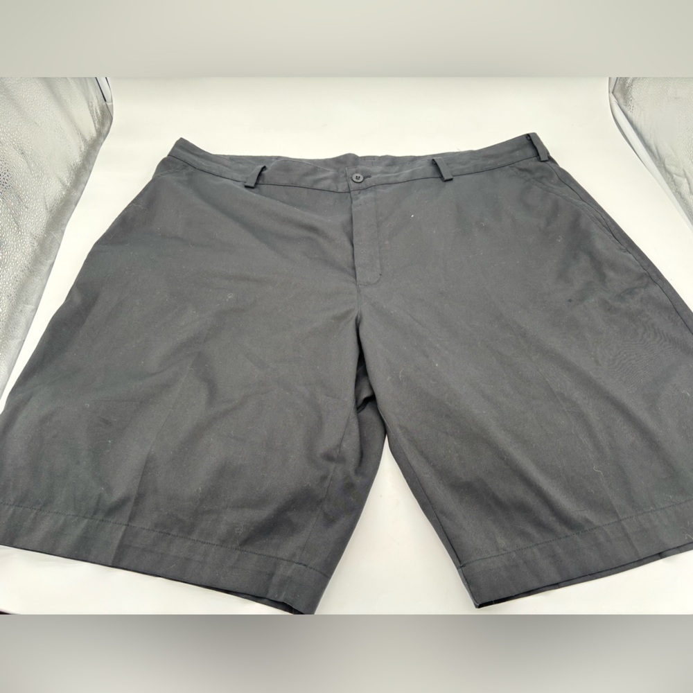 Nike golf shorts men’s sz 42